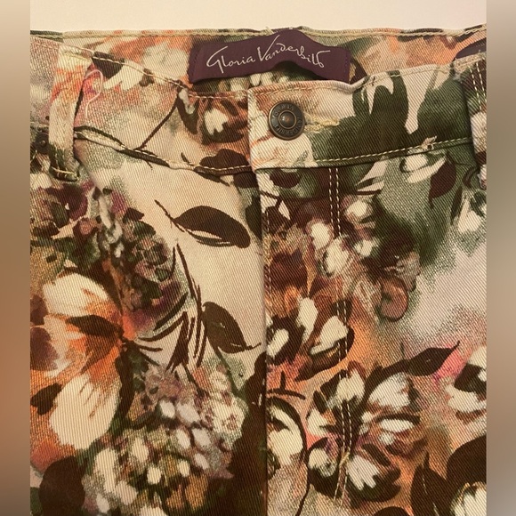 Gloria Vanderbilt "Amanda" High Waisted Straight Leg Floral Patterned Jean Pants - Picture 11 of 12